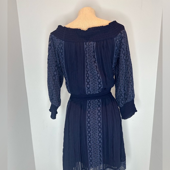 Alice + Olivia Pammy Eyelet Navy Blue - Picture 3 of 9